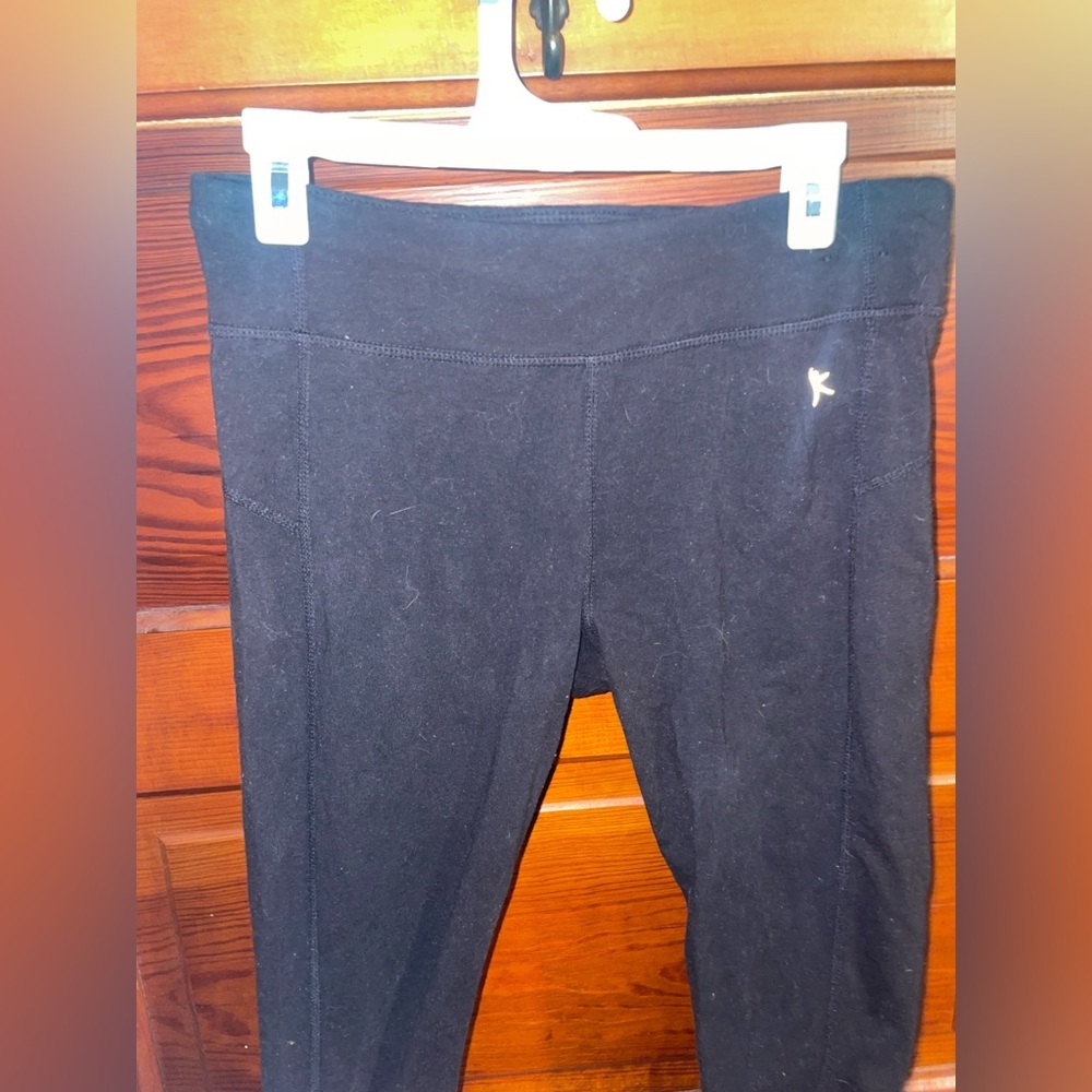 Danskin Black Crop Workout Leggings *make offers* - Picture 4 of 5